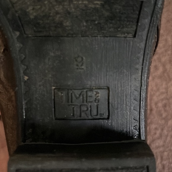 Cute light brown booties - Picture 3 of 4